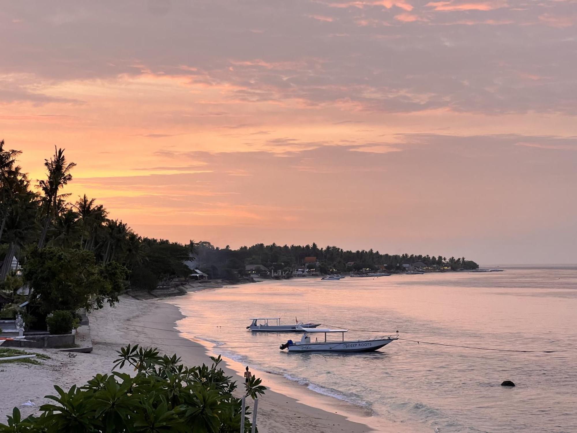 Penyon Beach House Ped Bagian luar foto
